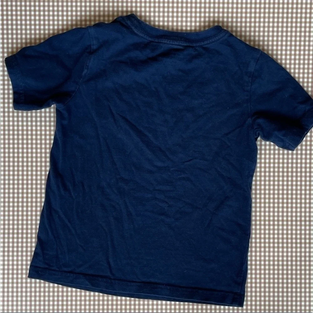 Dinosaur Skeleton‎ graphic T-shirt. Size 4T